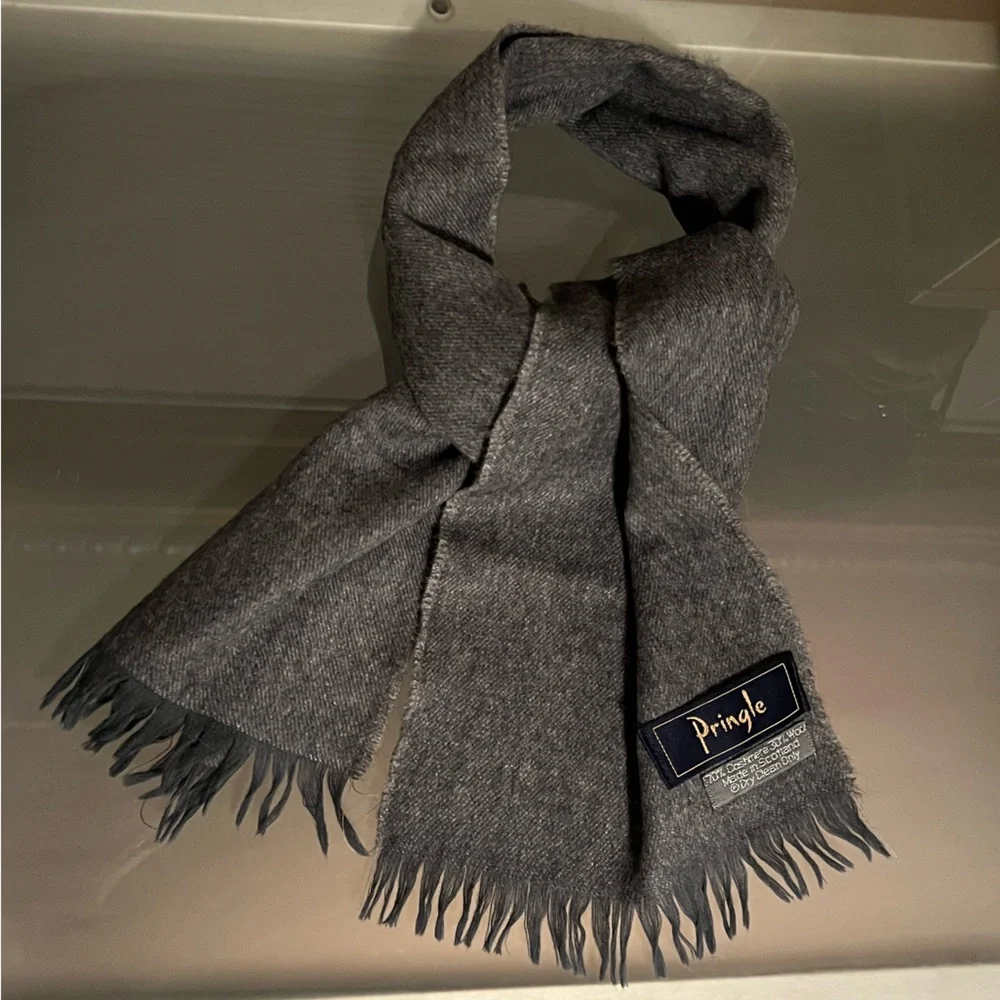 🐑Cashmere & Wool Charcoal Fringed Vintage Short & Narrow Scarf Pringle Scotland